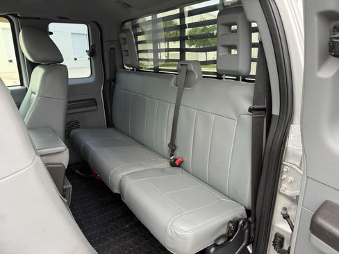 Used 2012 Ford F550 image 13