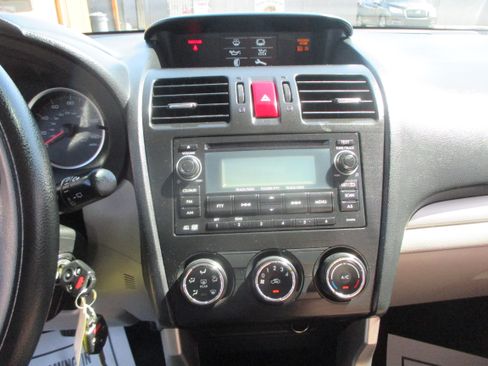 Used 2015 Subaru Forester 2.5i Premium Sport Utility 4D AWD/4WD image 7