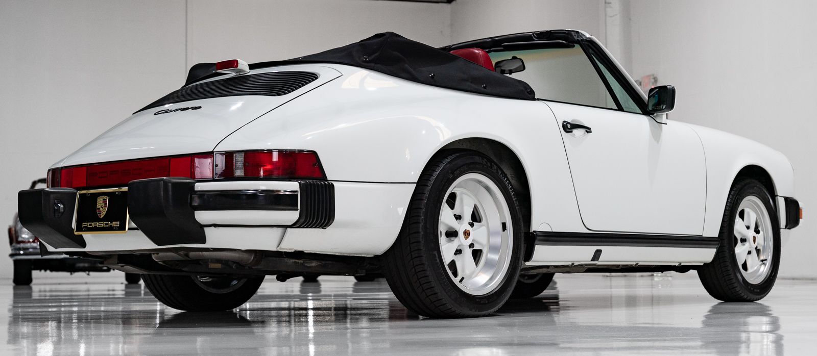 Used 1989 Porsche 911 Carrera Cabriolet RWD image 37