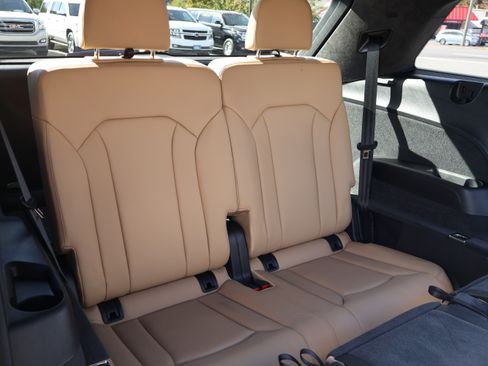 Used 2021 Audi Q7 3.0T Prestige image 17