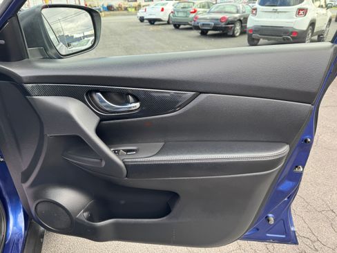 Used 2018 Nissan Rogue SL image 14