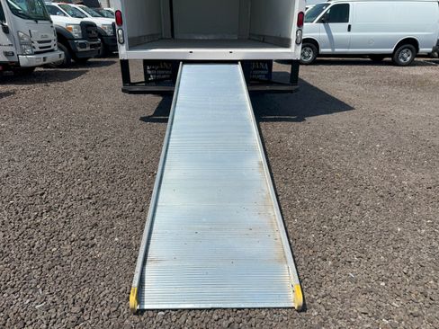 Used 2015 Ford E-350 and Econoline 350 image 12