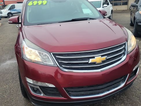 Used 2016 Chevrolet Traverse LT image 1