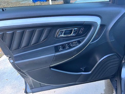 Used 2017 Ford Taurus SEL image 13