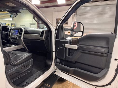 Used 2021 Ford F250 Lariat w/ Tremor Off-Road Package image 18