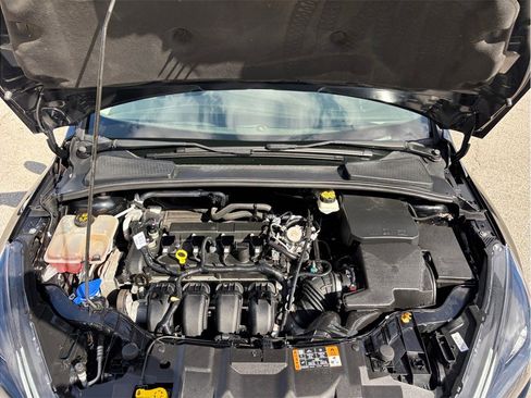 Used 2017 Ford Focus SEL image 37