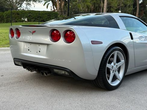 Used 2005 Chevrolet Corvette Coupe RWD image 45