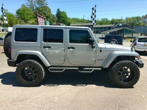Used 2015 Jeep Wrangler 4WD Unlimited Sahara image 1