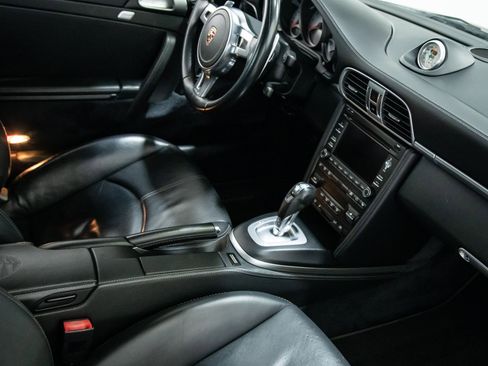 Used 2010 Porsche 911 Turbo image 33