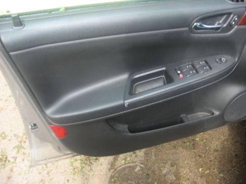 Used 2007 Chevrolet Impala LT FWD image 8