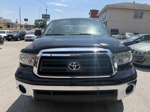 Used 2010 Toyota Tundra 4x4 CrewMax image 2