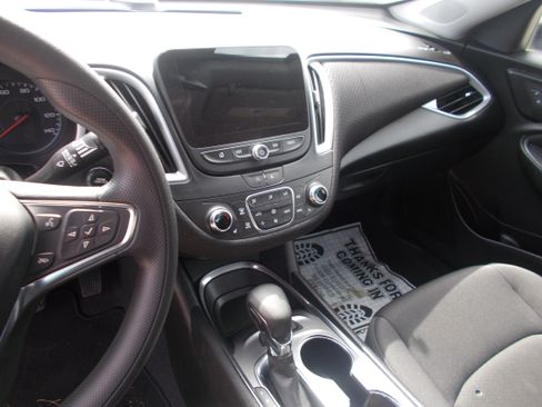 Used 2023 Chevrolet Malibu LT w/ 1LT FWD image 8