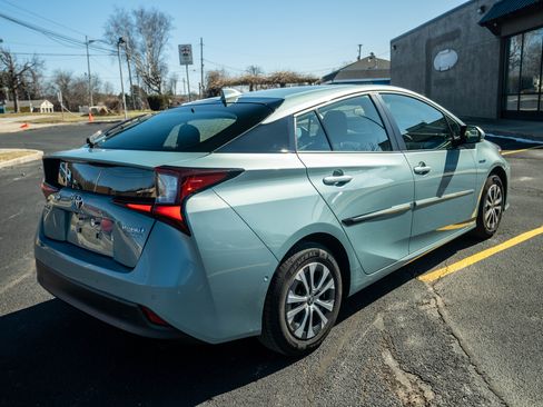 Used 2020 Toyota Prius AWD image 4