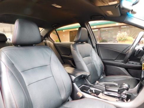 Used 2017 Honda Accord Sport Special Edition Sedan image 20