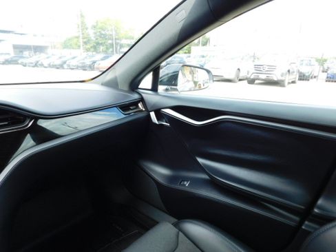Used 2018 Tesla Model S 75D image 19