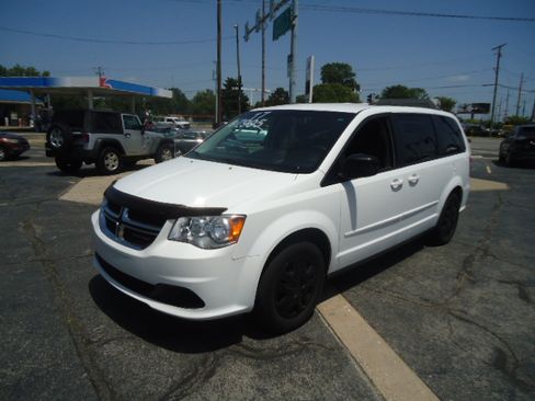Used 2017 Dodge Grand Caravan SE FWD image 14