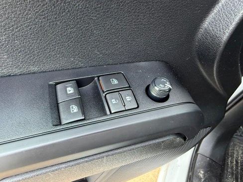Used 2022 Toyota Tacoma SR image 19