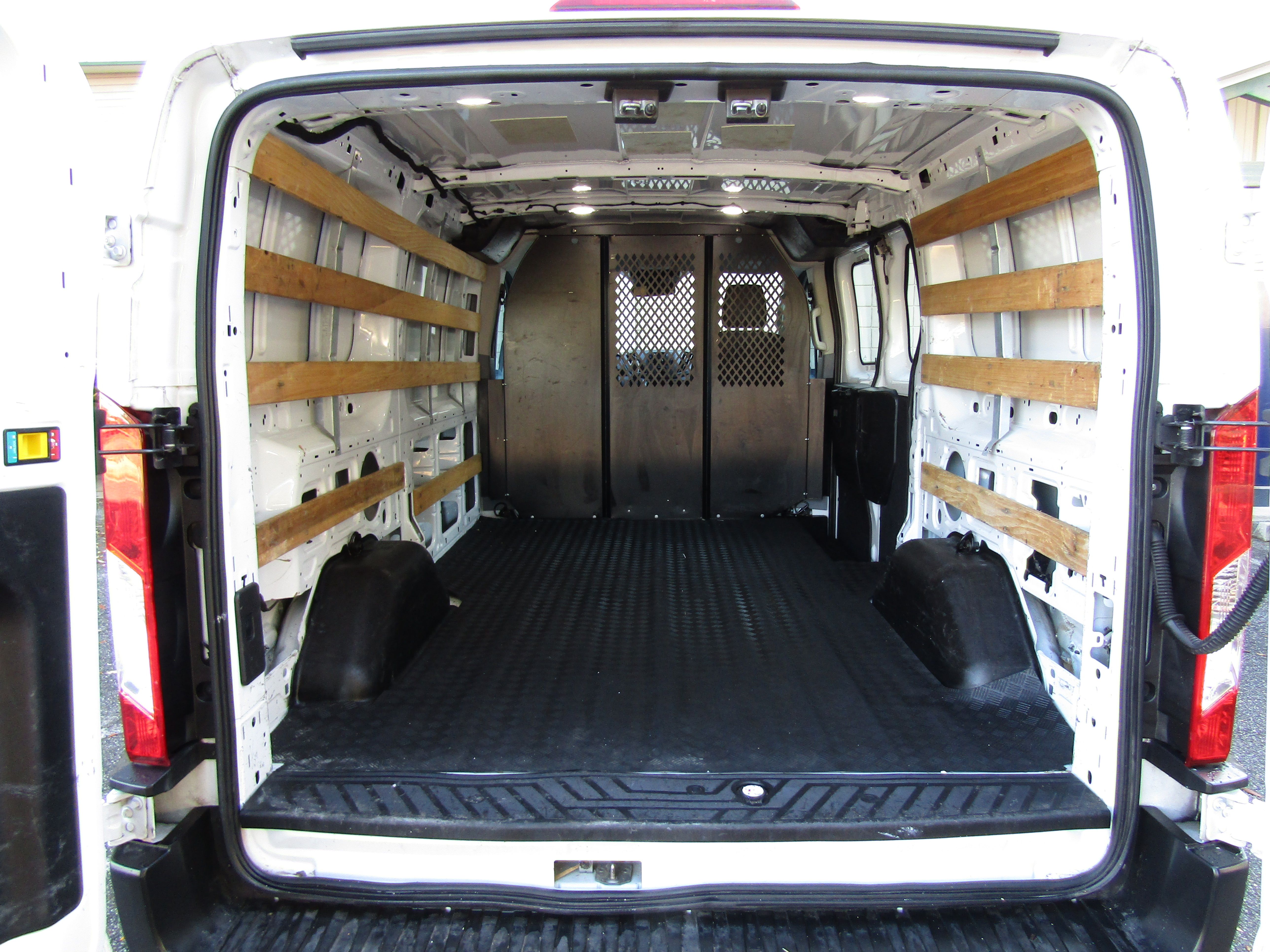 Used 2019 Ford Transit 250 130 Low Roof RWD image 10