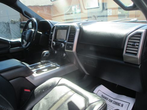 Used 2020 Ford F150 Platinum image 3