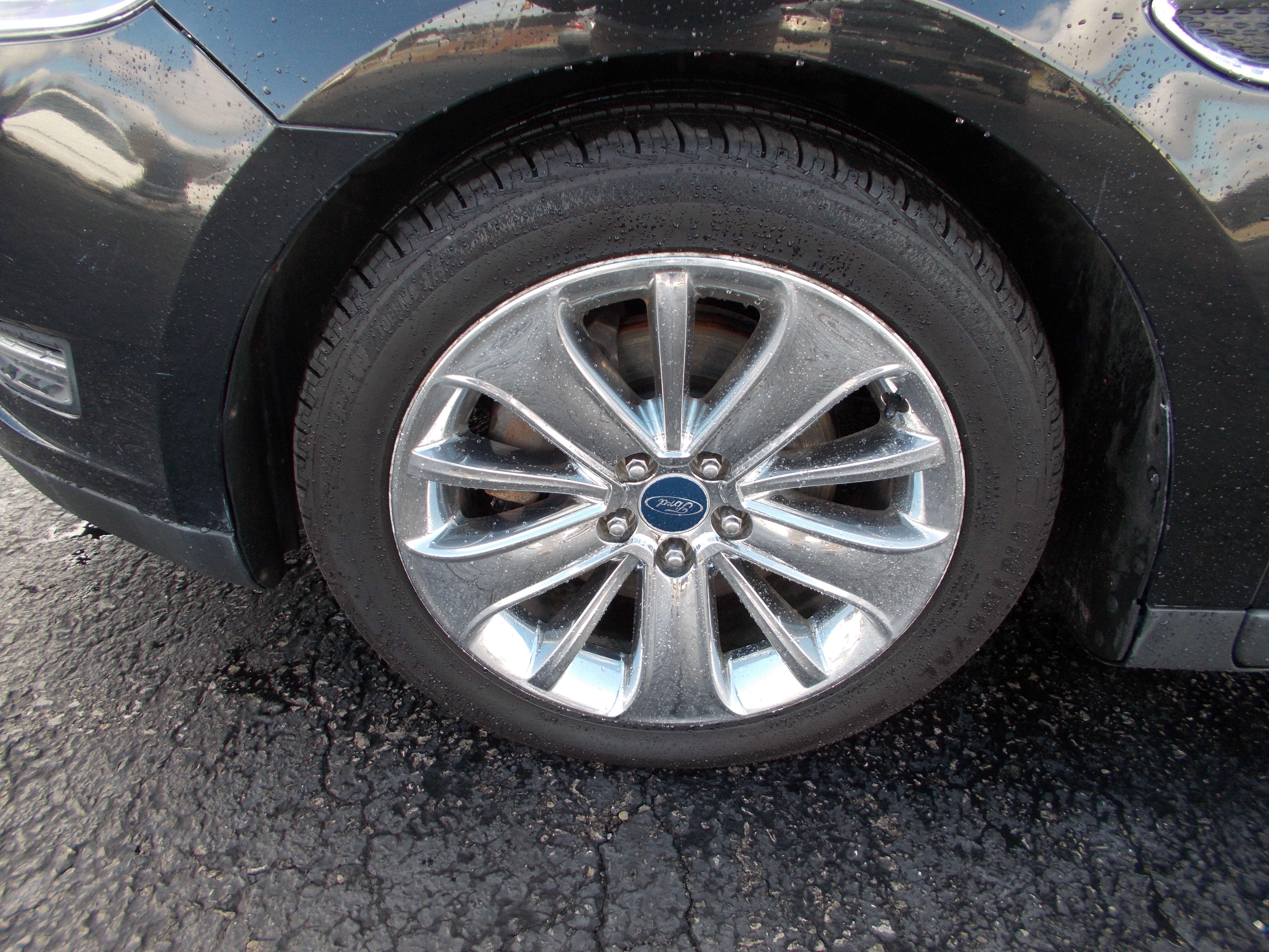 Used 2011 Ford Taurus Limited FWD image 9