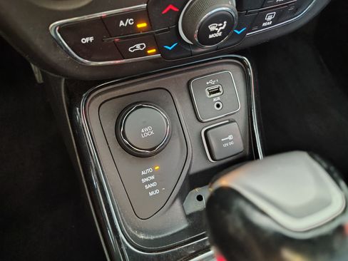 Used 2019 Jeep Compass 4WD Limited image 15
