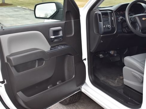 Used 2018 Chevrolet Silverado 1500 4x4 Double Cab image 15