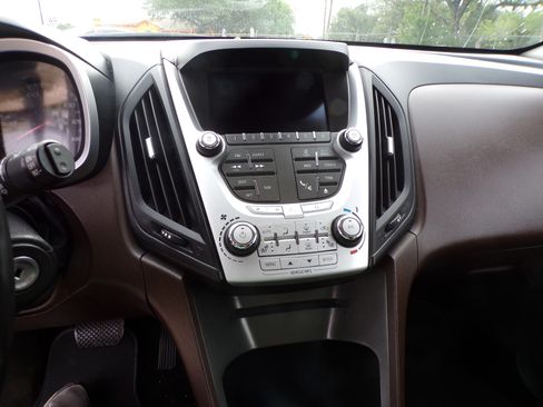 Used 2014 Chevrolet Equinox LTZ image 11