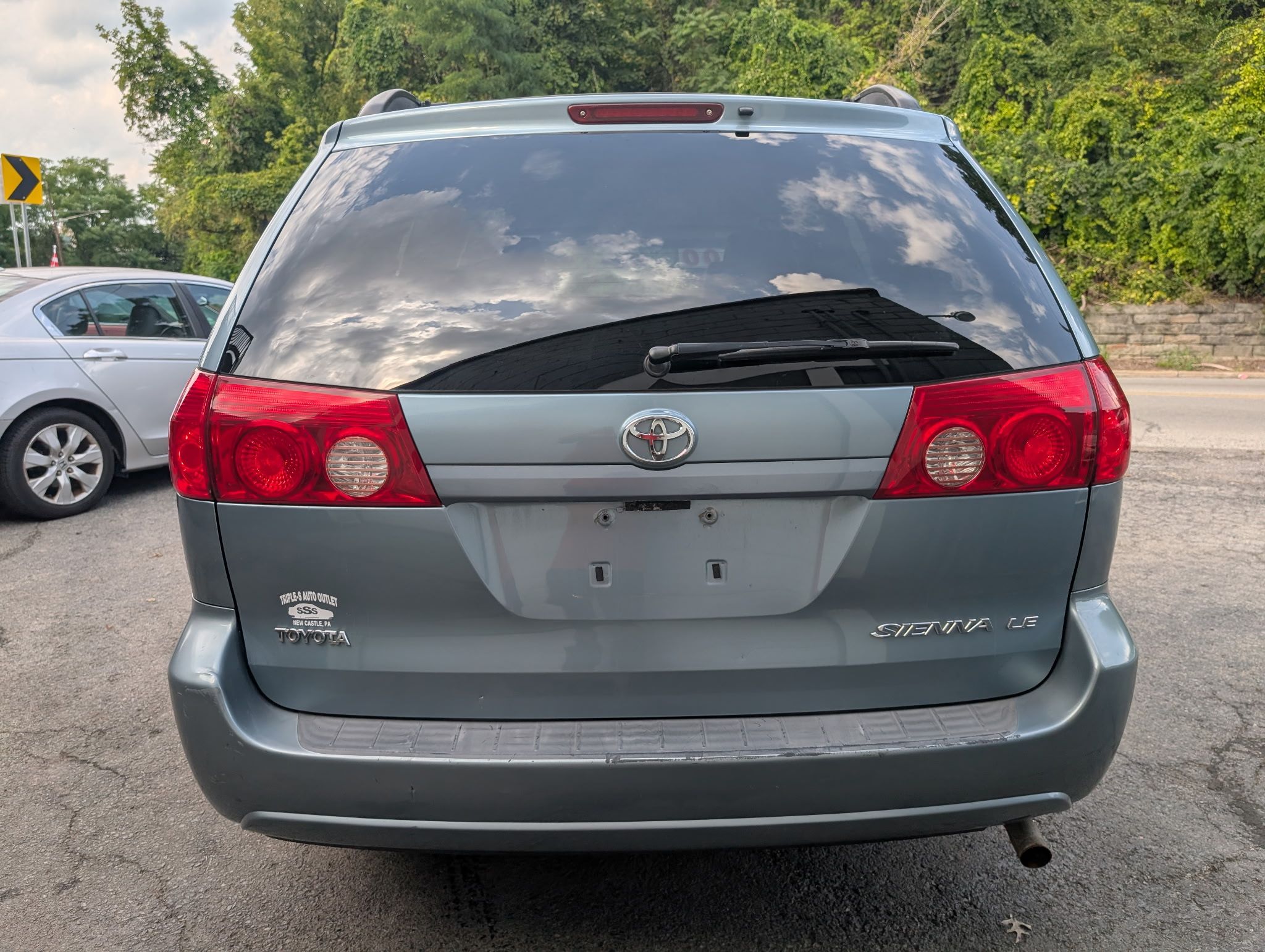 Used 2008 Toyota Sienna LE FWD image 3