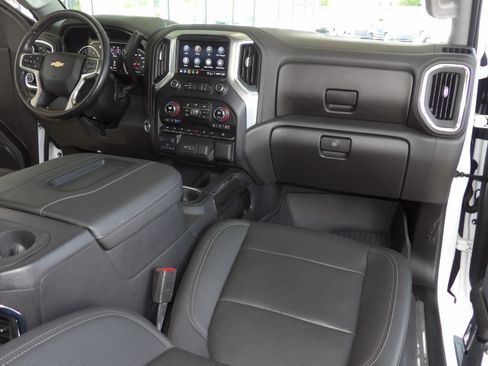 Used 2021 Chevrolet Silverado 1500 4x4 Crew Cab LTZ image 5