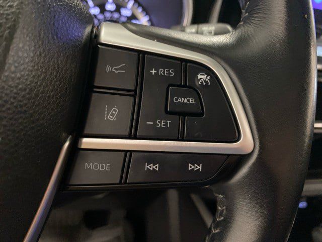 Used 2023 Toyota Highlander XLE AWD/4WD image 23