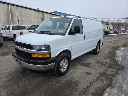 Used 2023 Chevrolet Express 2500 image 2