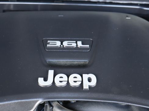 Used 2021 Jeep Wrangler Sport S image 40