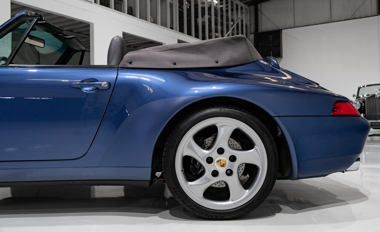 Used 1997 Porsche 911 Carrera Cabriolet RWD image 13