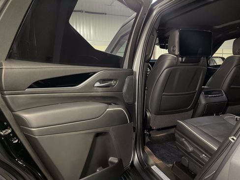 Used 2023 Cadillac Escalade Platinum Luxury image 33