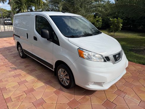 Used 2020 Nissan NV200 SV Van 4D FWD image 2
