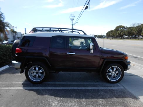 Used 2007 Toyota FJ Cruiser image 7