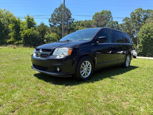 Used 2019 Dodge Grand Caravan SXT FWD image 86