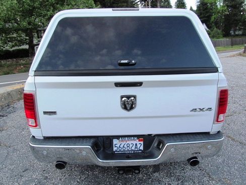 Used 2016 RAM 1500 Laramie image 6