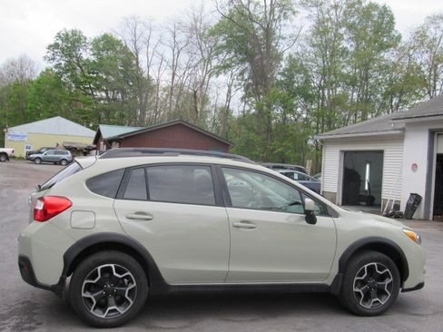 Used 2013 Subaru XV Crosstrek 2.0i Premium AWD/4WD image 7