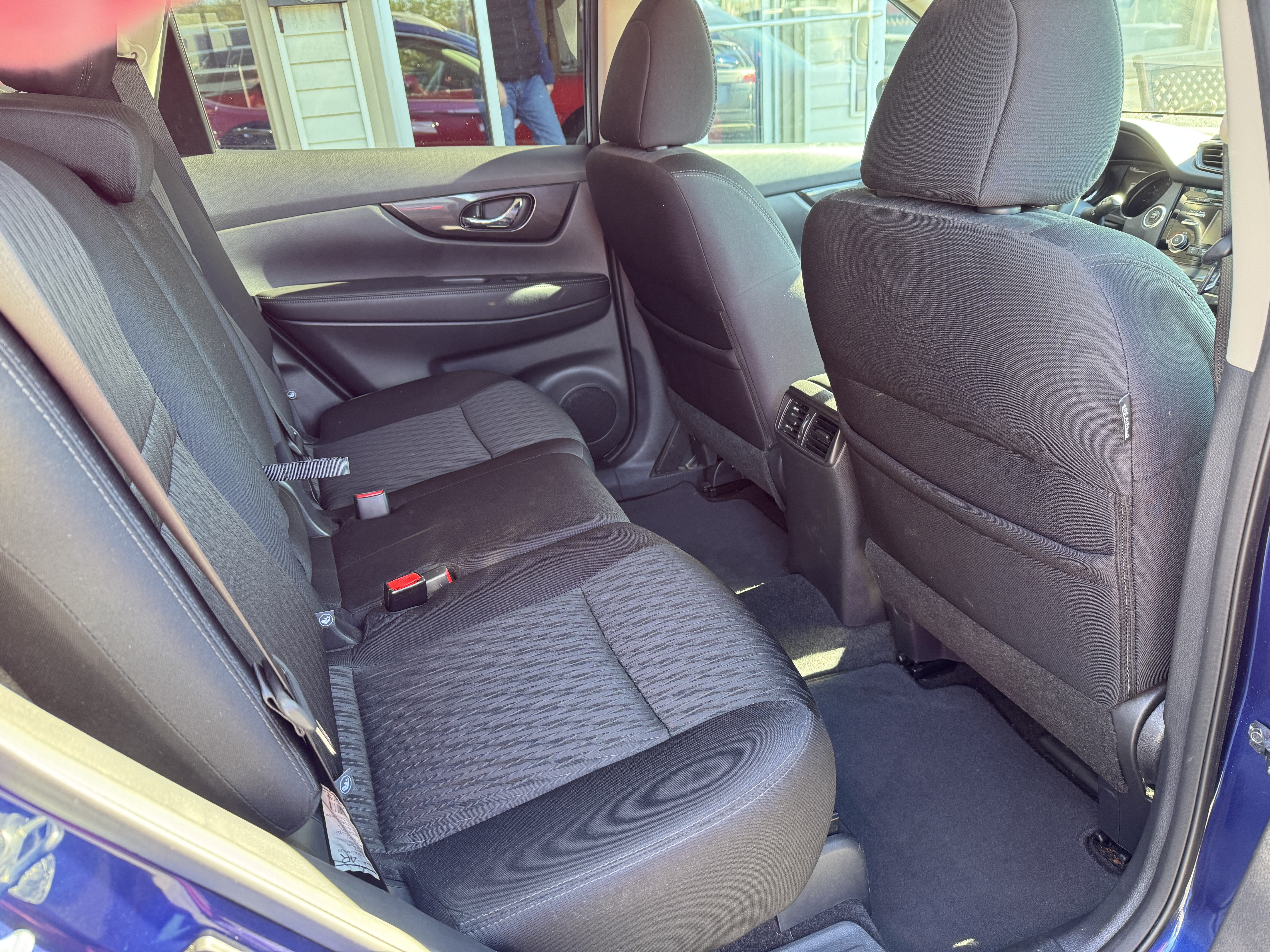 Used 2017 Nissan Rogue AWD SV image 16