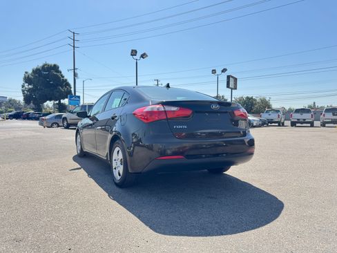 Used 2015 Kia Forte LX Sedan FWD image 6