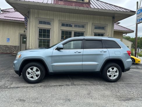 Used 2012 Jeep Grand Cherokee Laredo image 2