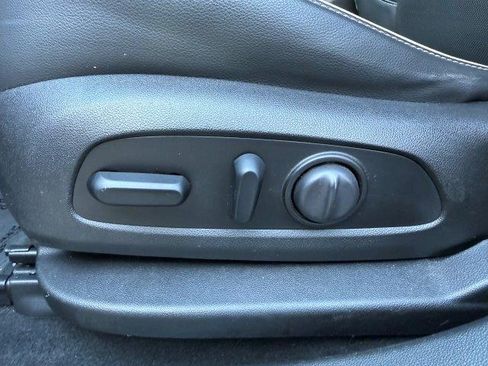 Used 2019 GMC Acadia Denali Ultimate image 31