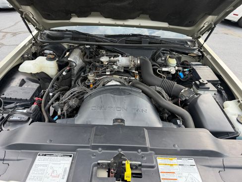Used 1997 Lincoln Town Car Signature RWD image 33
