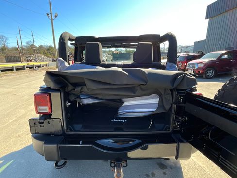 Used 2016 Jeep Wrangler Sport AWD/4WD image 17
