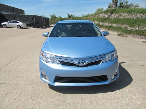 Used 2012 Toyota Camry Hybrid FWD image 3