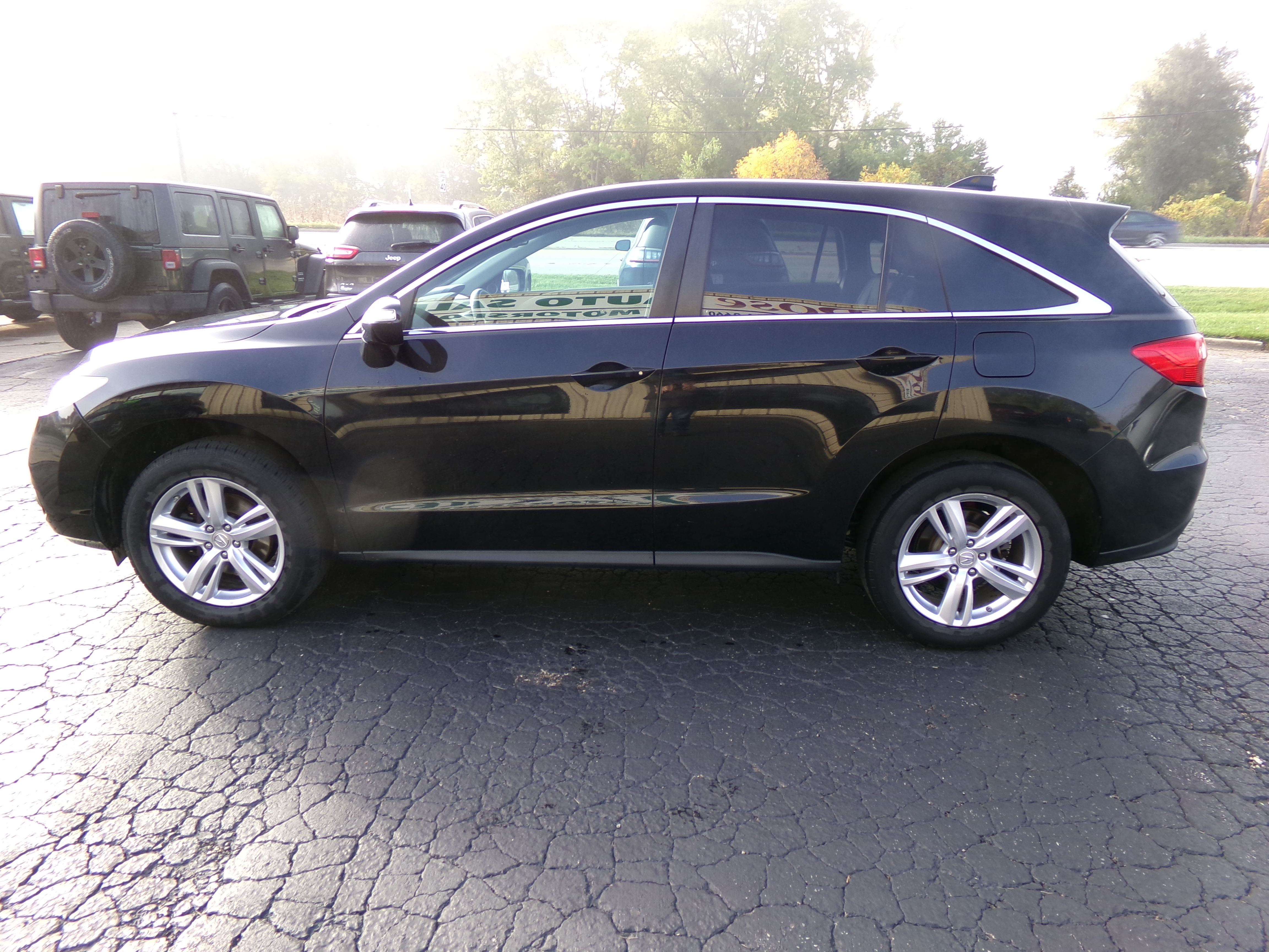 Used 2014 Acura RDX AWD w/ Technology Package image 2