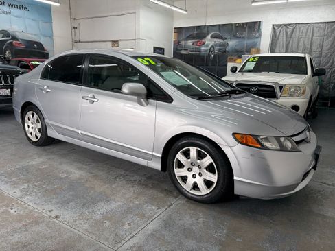 Used 2007 Honda Civic LX Sedan image 4