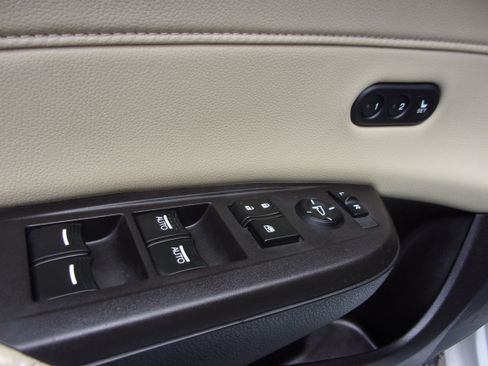 Used 2016 Acura ILX w/ Premium Package FWD image 17