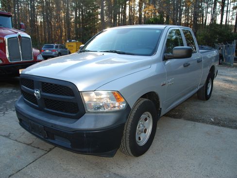 Used 2016 RAM 1500 2WD Quad Cab ST image 2